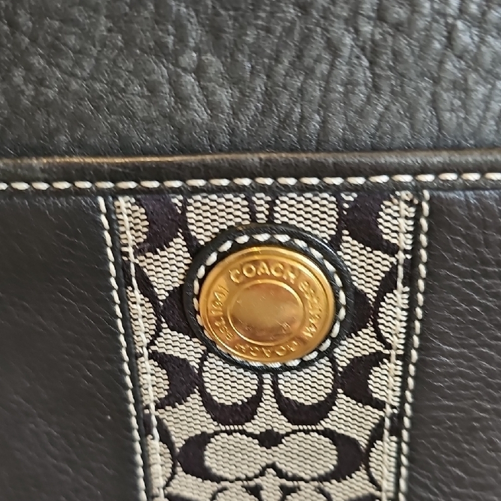 Coach Vintage 2006 Black Pebble Leather + Monogram Crossbody EUC - Picture 5 of 17